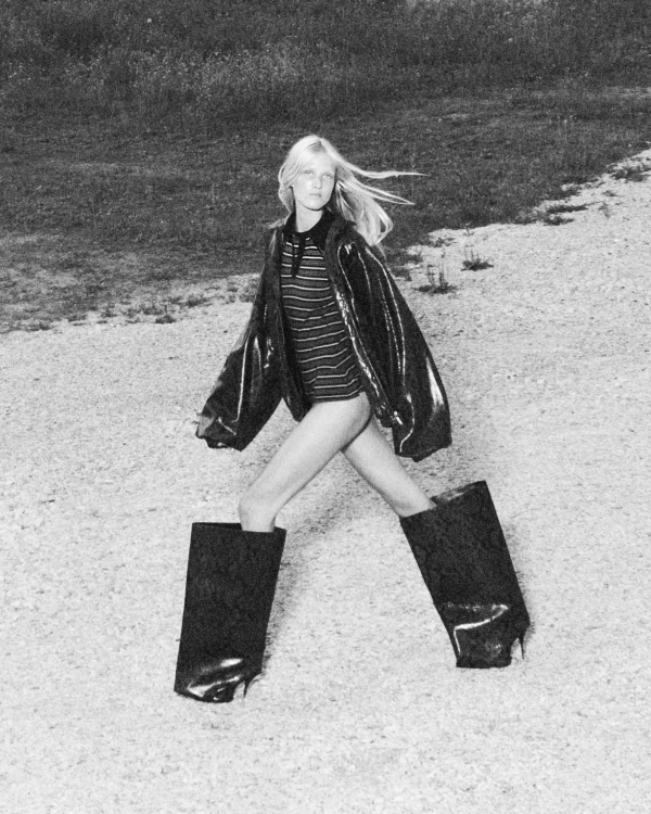 Дом вверх дном в Powerhouse, открытие катка