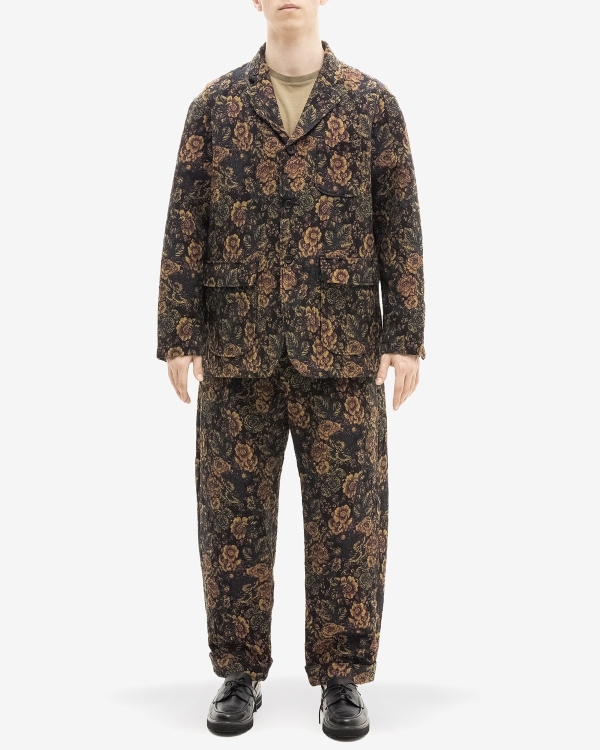 Где купить готовый мужской костюм: лучшие магазины