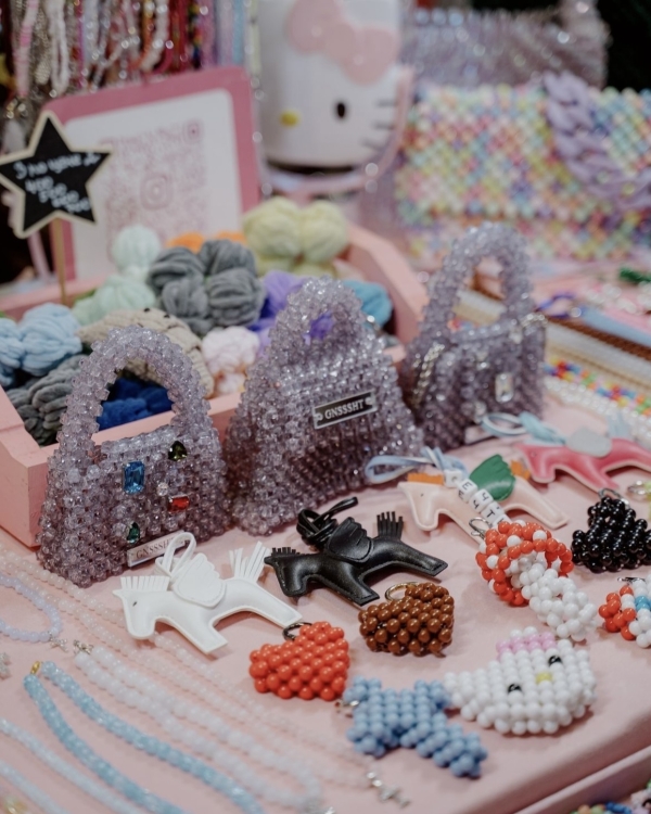 Дом вверх дном в Powerhouse, открытие катка