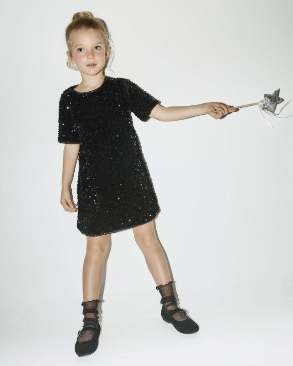 Детский новый год 2025: какую одежду выбрать?