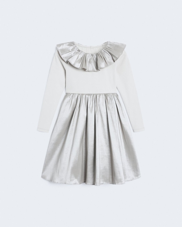 Детский новый год 2025: какую одежду выбрать?