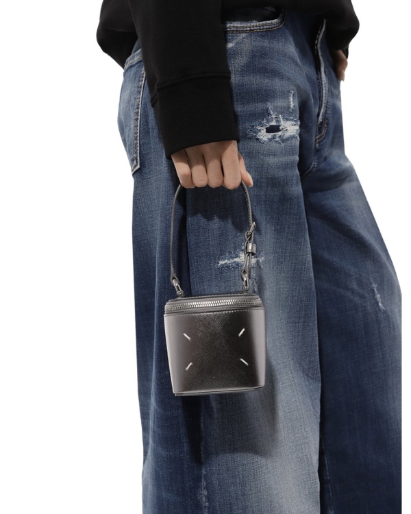 Металлик — хит сезона. Как носить самые