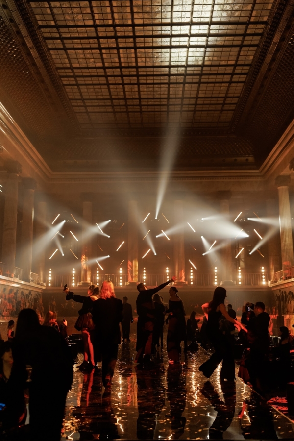 История одного декора: лед, пламя и величие