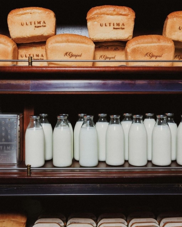 Закрытый гастроном «Елисеевский» открыл свои двери —