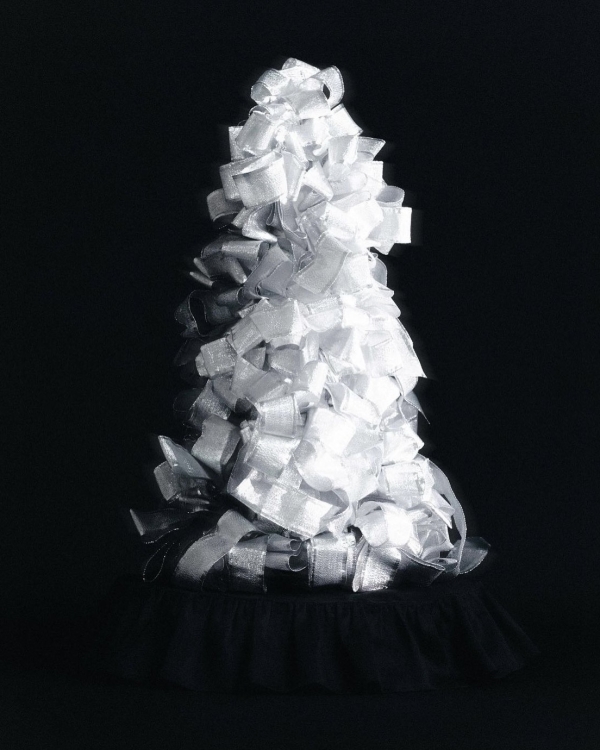 Как украсить елку на Новый год 2025?