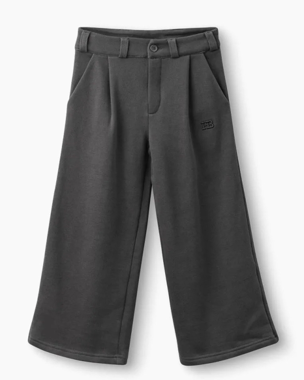 Детский новый год 2025: какую одежду выбрать?