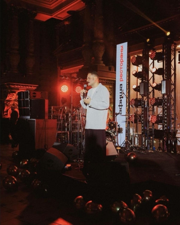 Закрытый гастроном «Елисеевский» открыл свои двери —