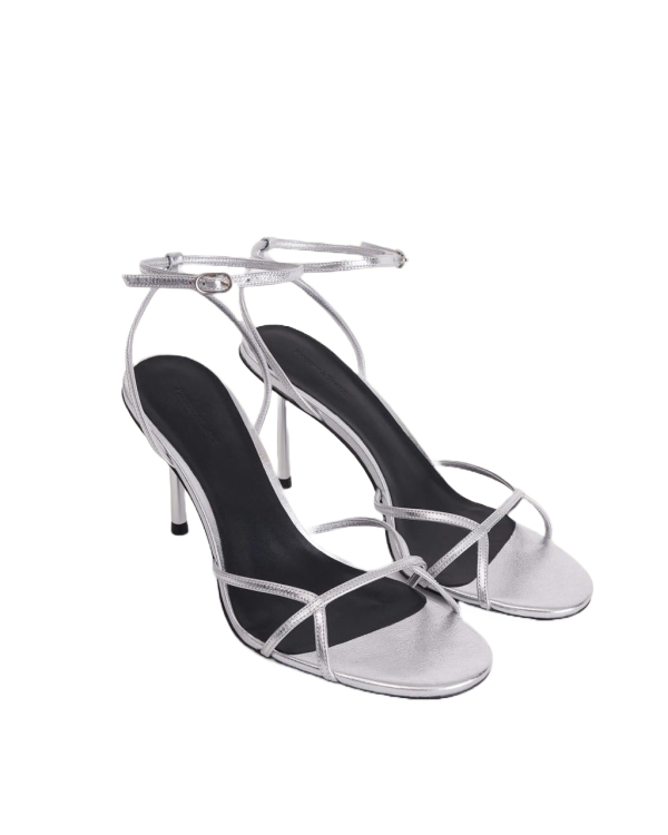 Металлик — хит сезона. Как носить самые