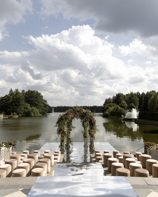 «Мы относимся к парам как к близким