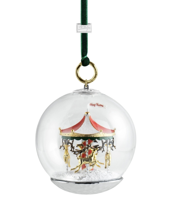 Как украсить елку на Новый год 2025?