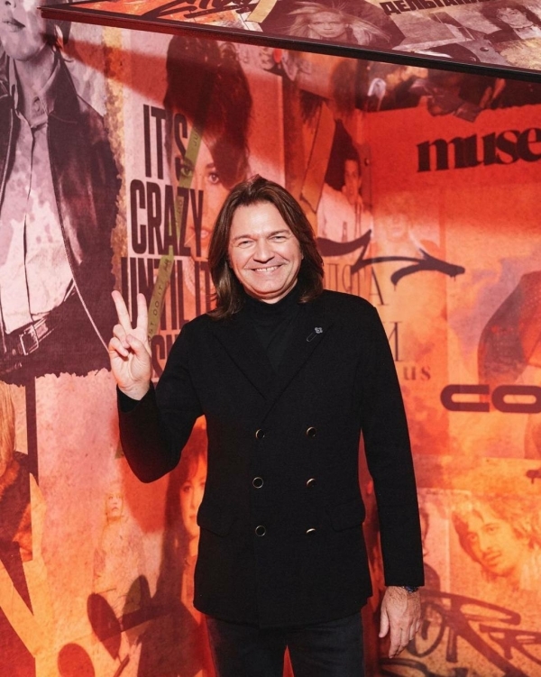 Внутри вечеринки по случаю дня рождения Ксении