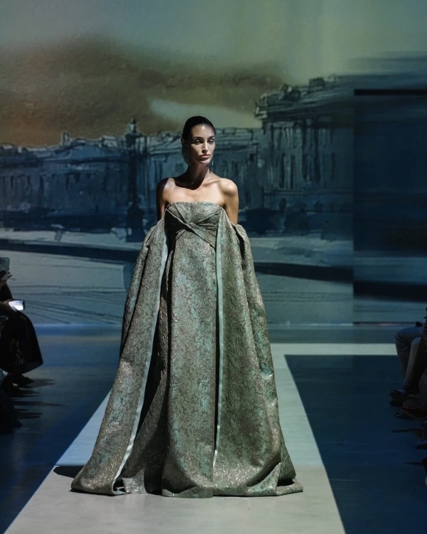 Каким получился первый кутюрный показ Valentin Yudashkin