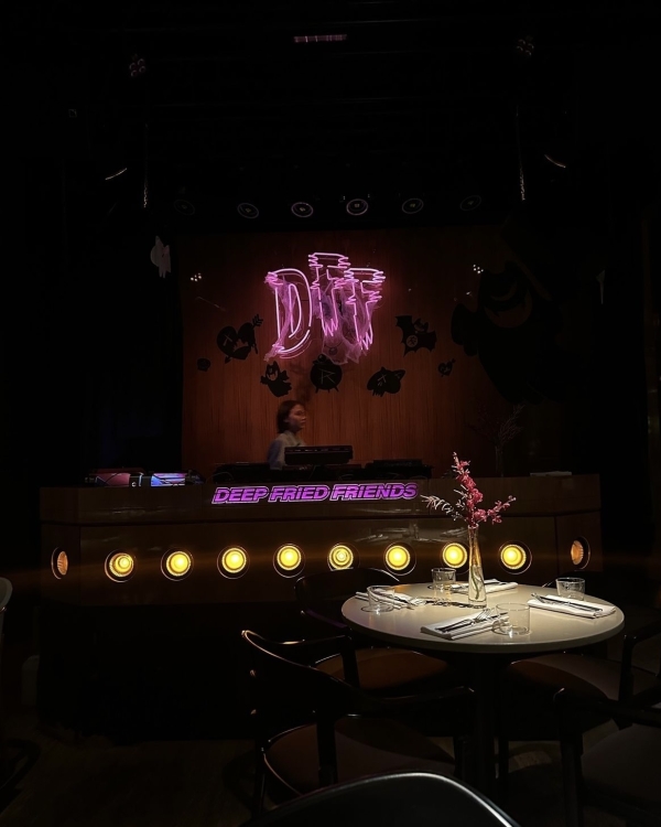 Старославянская вечеринка в «Смене», трехпалубный завтрак в