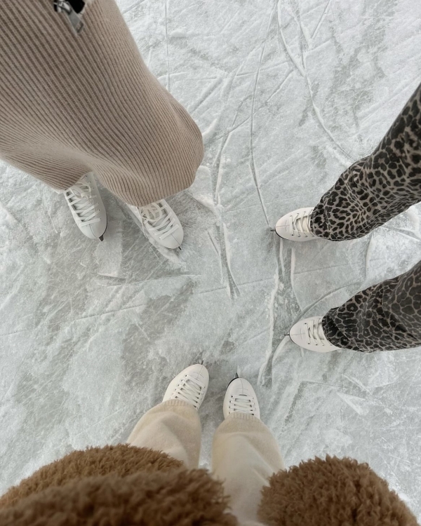 Дом вверх дном в Powerhouse, открытие катка