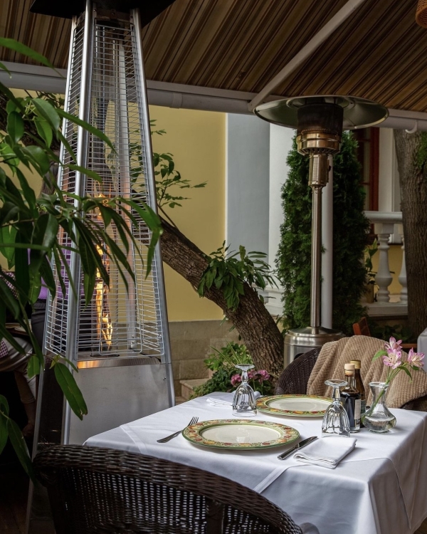 Куда не стыдно привести гостей из Италии.