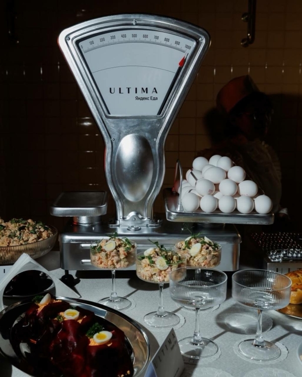 Закрытый гастроном «Елисеевский» открыл свои двери —