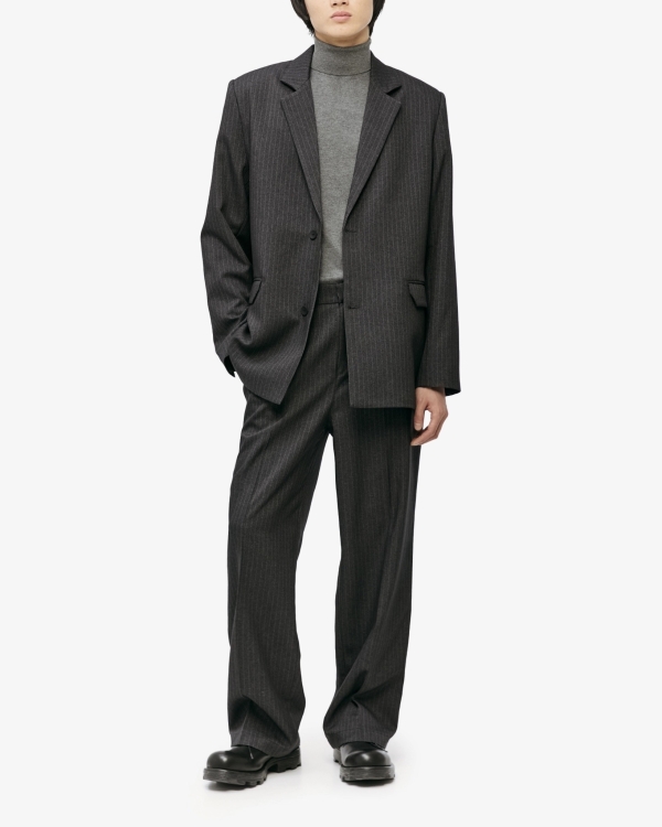 Где купить готовый мужской костюм: лучшие магазины