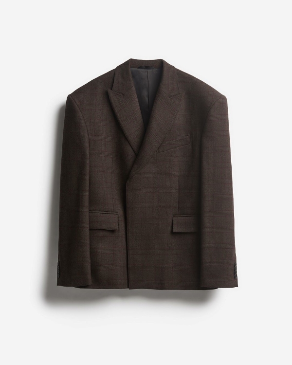 Где купить готовый мужской костюм: лучшие магазины