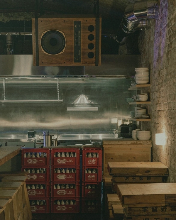 Дом вверх дном в Powerhouse, открытие катка