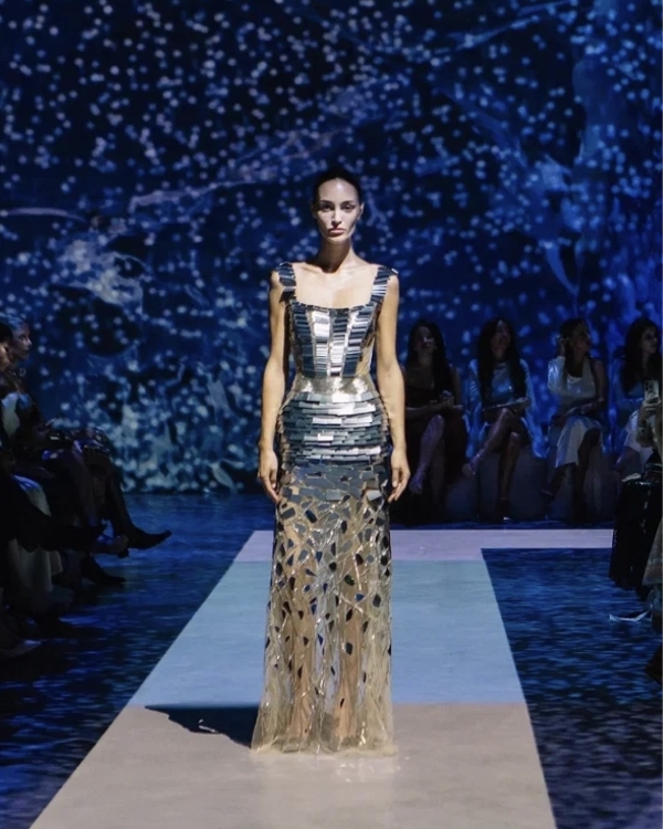 Каким получился первый кутюрный показ Valentin Yudashkin