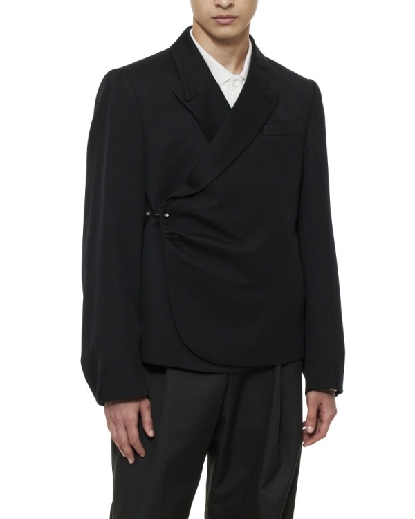 Где купить готовый мужской костюм: лучшие магазины