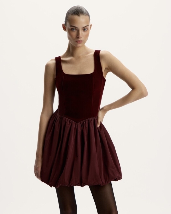 Далеко ходить не надо! Выбираем нарядные образы