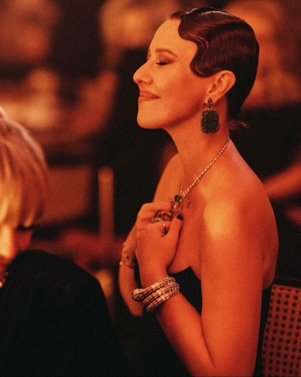 Внутри вечеринки по случаю дня рождения Ксении