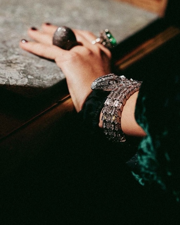 Внутри вечеринки по случаю дня рождения Ксении