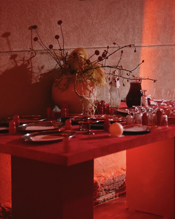 Конструктивизм, сочный красный и эстетика a la