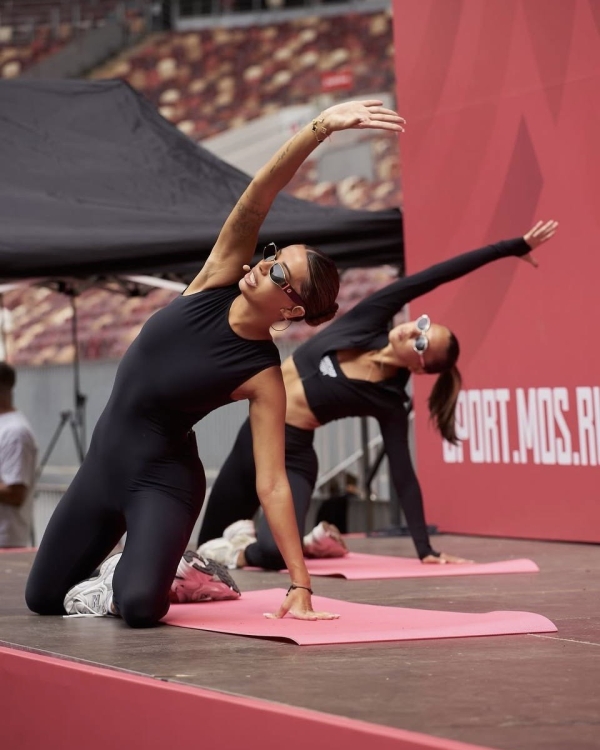 12 фитнес-инфлюенсеров, которые помогут вернуться в форму