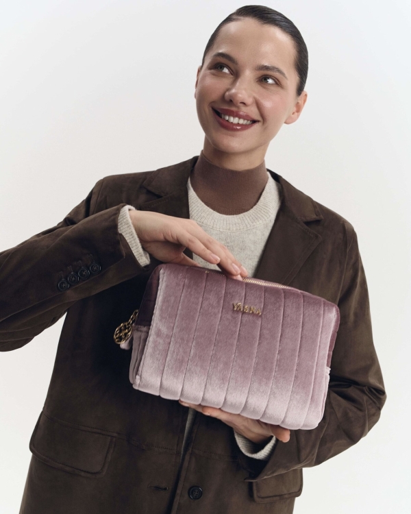 Идеи подарков на День матери 2025