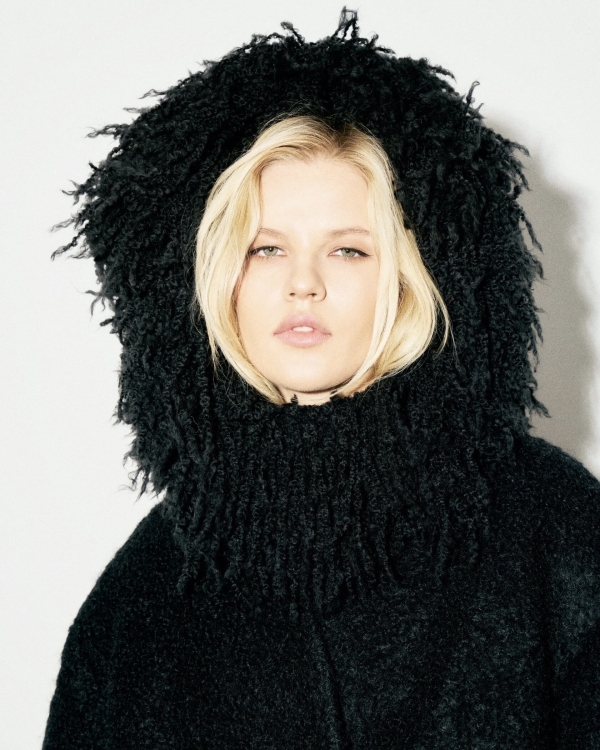 Шапки, капоры, повязки и другие головные уборы,