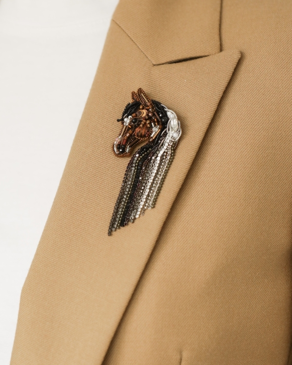 На коне: стильные аксессуары с символом 2026