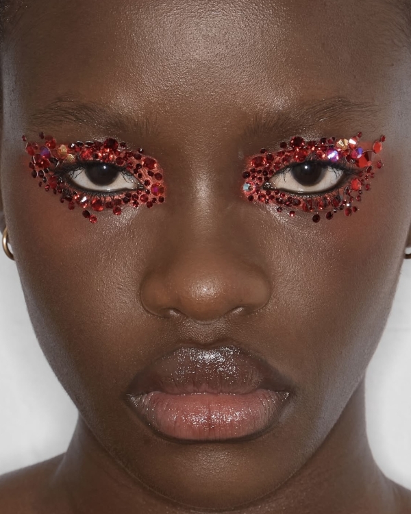 Макияж на Новый год — 2026, который