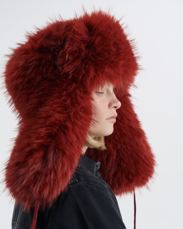 Шапки, капоры, повязки и другие головные уборы,