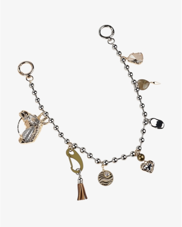 На коне: стильные аксессуары с символом 2026