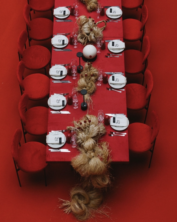 Конструктивизм, сочный красный и эстетика a la