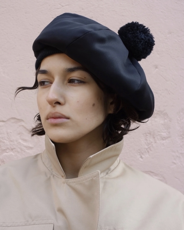 Шапки, капоры, повязки и другие головные уборы,