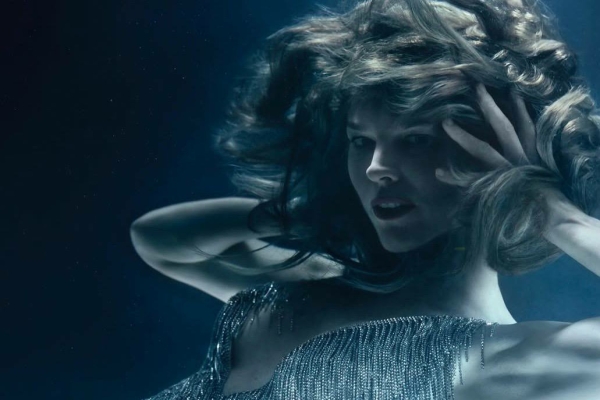 Восхищаемся Ириной Шейк в календаре Pirelli 2026