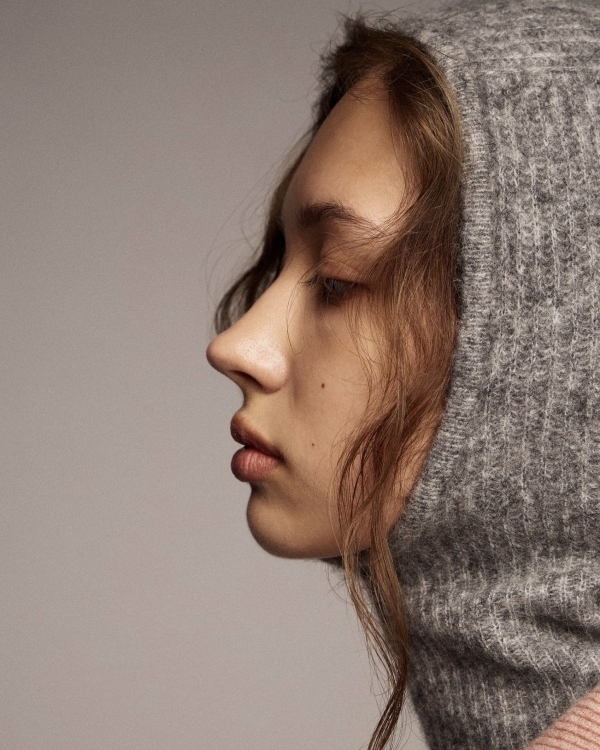 Шапки, капоры, повязки и другие головные уборы,