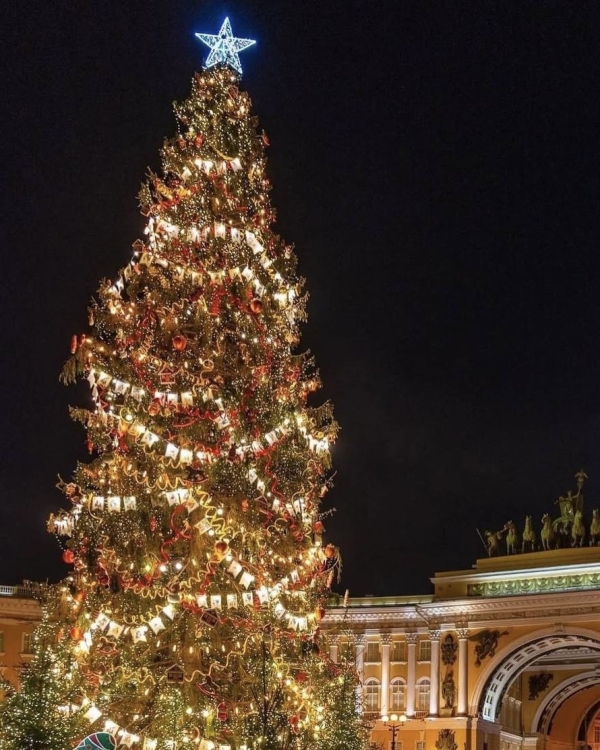 Праздник к нам приходит: новогодние ярмарки в