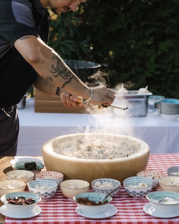 Фуд-перформанс — крутой интерактив для камерной свадьбы.