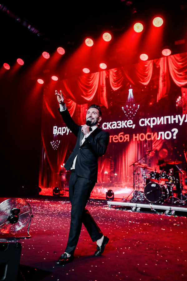 Ведущие Максим Маркевич