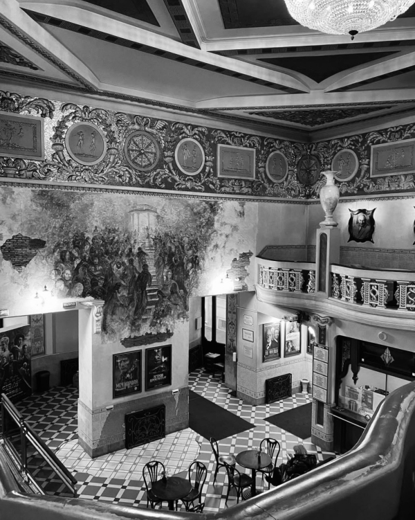 5 самых атмосферных кинотеатров Санкт-Петербурга