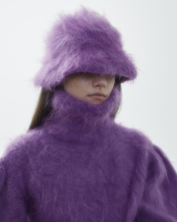 Шапки, капоры, повязки и другие головные уборы,