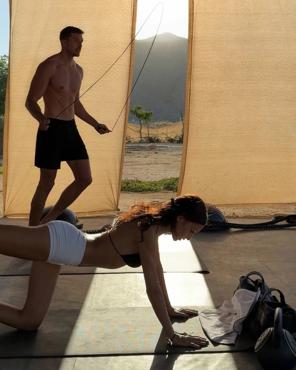 Инфлюенсеры Снежана Мнацаканян и Артем Воробьев помолвлены