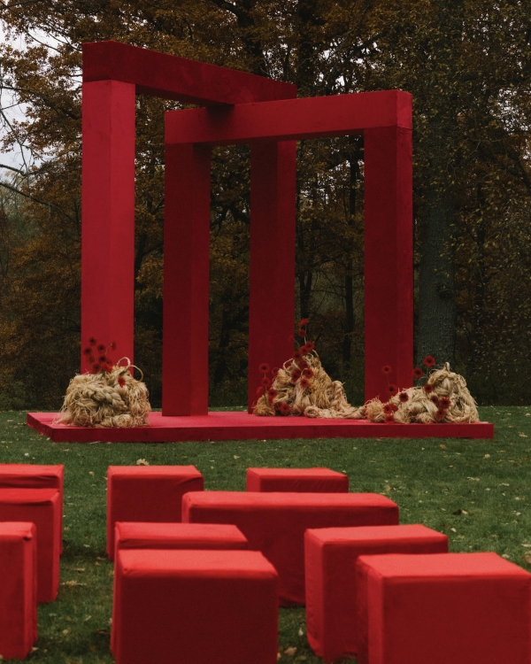 Конструктивизм, сочный красный и эстетика a la