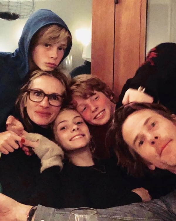 Джулия Робертс поздравила близнецов с 21-летием