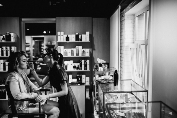 Свадьба в пространстве винного завода