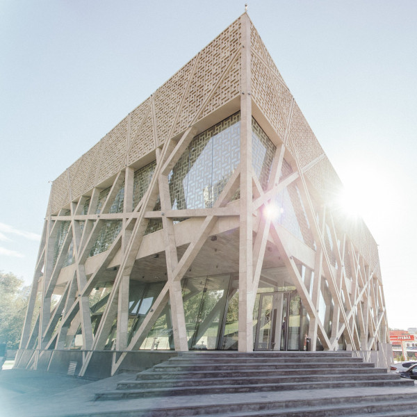 ORION HALL: постмодернизм, авторская кухня и новые